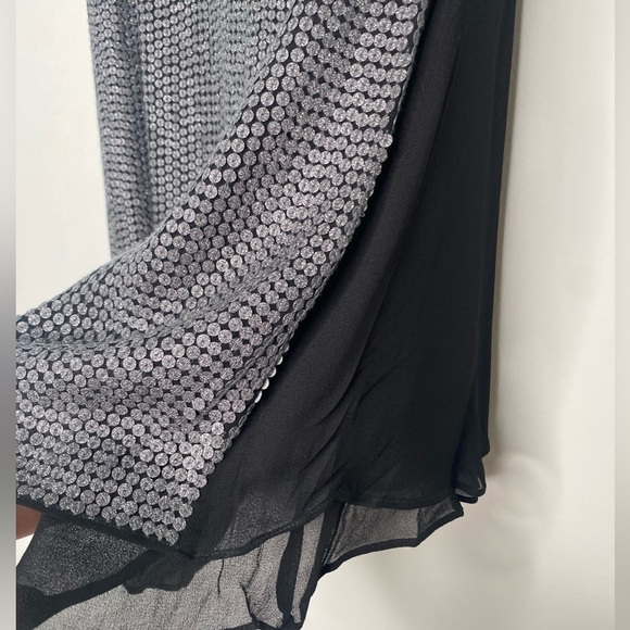 Lola and Sophie Black and Silver Sequin Top 100% Vuscose Size Medium - Picture 6 of 7
